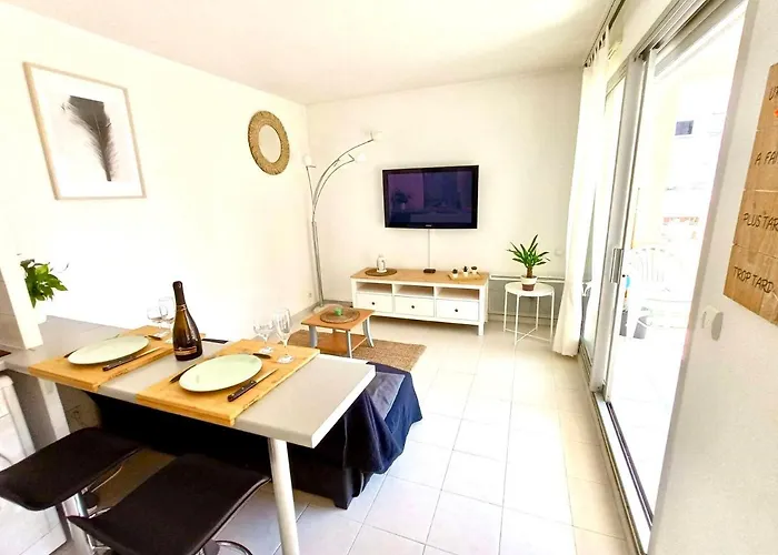 2p 42m² Terrasse / Piscine / Clim / ! * Juan-les-Pins