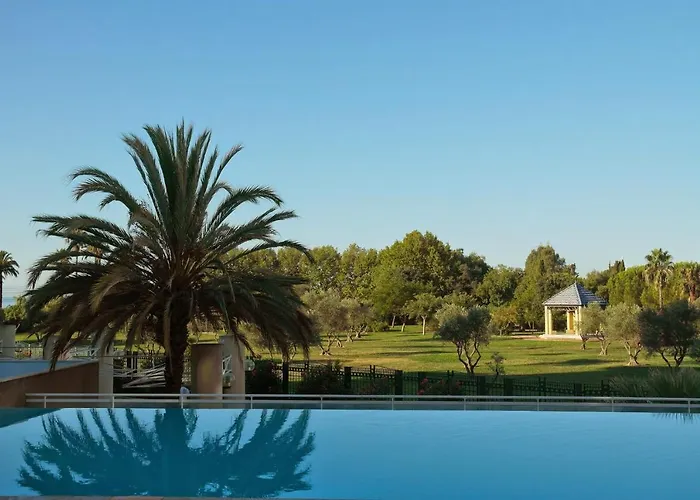 2p 42m² Terrasse / Piscine / Clim / ! * Juan-les-Pins